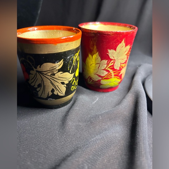 VTG Hand painted set of 2 wooden decorative cups. Unsigned - Picture 7 of 7